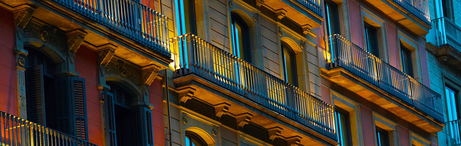 ABC Realty Barcelona fachada de edificio de inversión en Barcelona